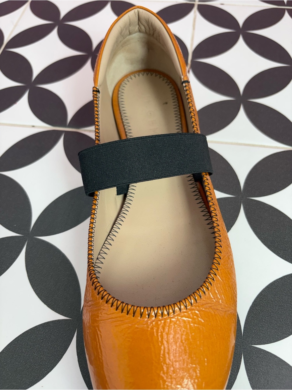 (USED) Women’s Orange Patent Mary Jane Flat with Black Elastic Strap